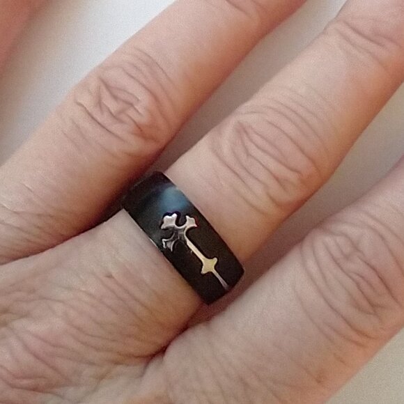 Ring - Picture 1 of 3